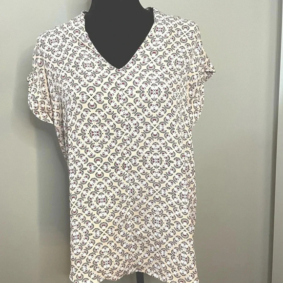 Pleione feminine short sleeve patterned blouse - Picture 1 of 8